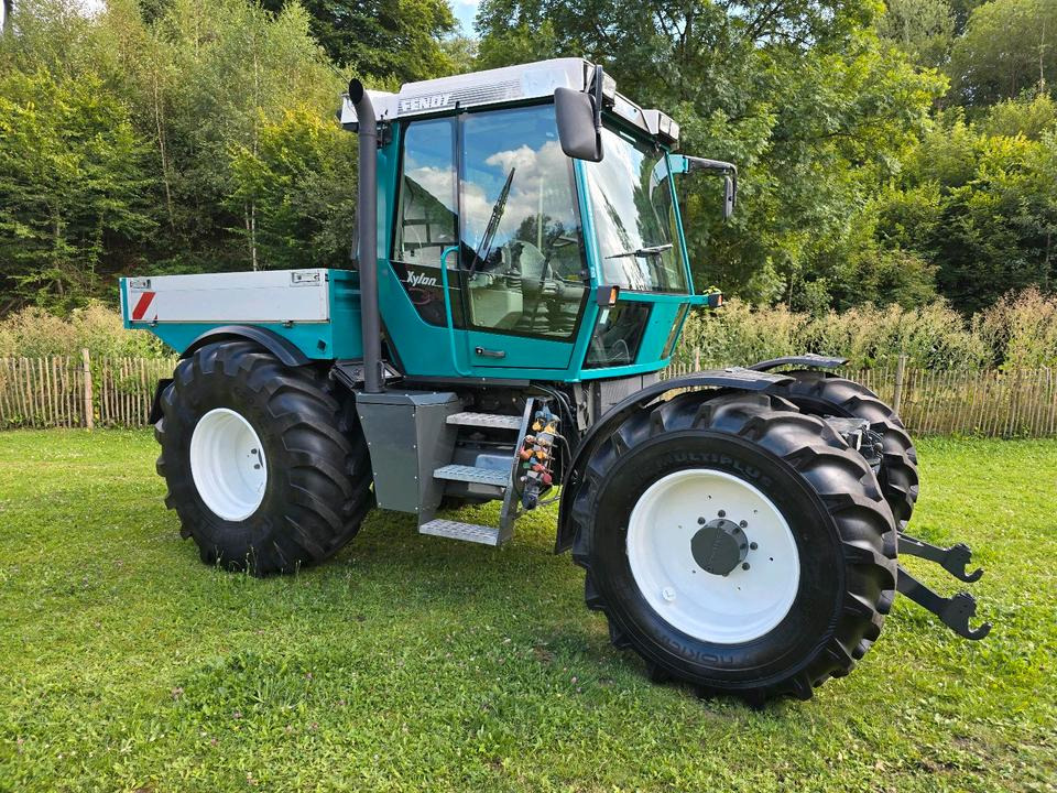 Fendt Xylon 524 Ez. 2003 50kmh 7900 Stunden Traktor Schlepper 522 520 - Kõrgkliirenstraktor: pilt 3 Fendt Xylon 524 Ez. 2003 50kmh 7900 Stunden Traktor Schlepper 522 520 - Kõrgkliirenstraktor: pilt 3