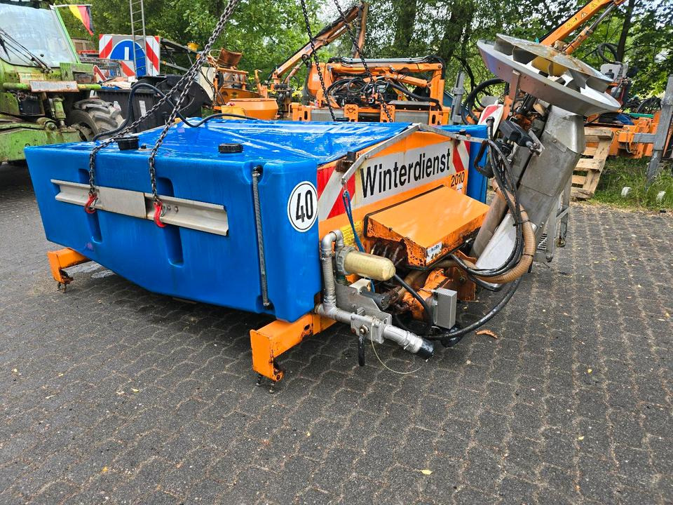 Gmeiner STA 2000 C Salzstreuer für Unimog UGN UGE 424 427 405 U300 U 300 400 500 MERCEDES-BENZ 218 219 318 323 423 427 327 430 429 430 435 Salzsilo Streuautomat Winterdienst - Liiva-/ Soolajaotur: pilt 4 Gmeiner STA 2000 C Salzstreuer für Unimog UGN UGE 424 427 405 U300 U 300 400 500 MERCEDES-BENZ 218 219 318 323 423 427 327 430 429 430 435 Salzsilo Streuautomat Winterdienst - Liiva-/ Soolajaotur: pilt 4