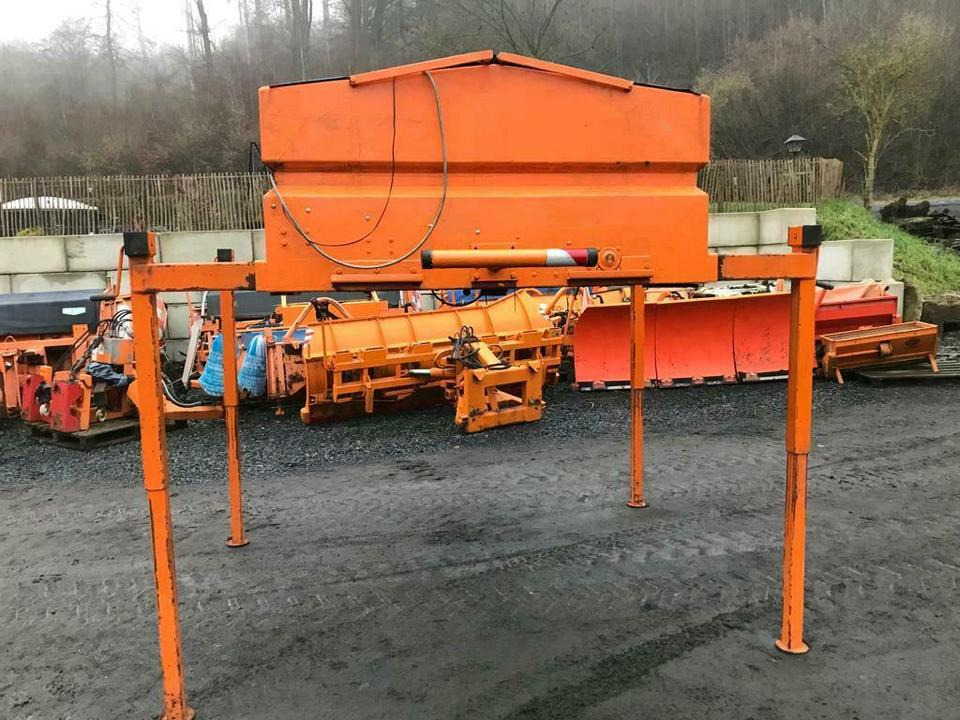 Gmeiner Salzstreuer 2m3 für Unimog 400 300 500 427 fendt xylon - Liiva-/ Soolajaotur: pilt 4 Gmeiner Salzstreuer 2m3 für Unimog 400 300 500 427 fendt xylon - Liiva-/ Soolajaotur: pilt 4