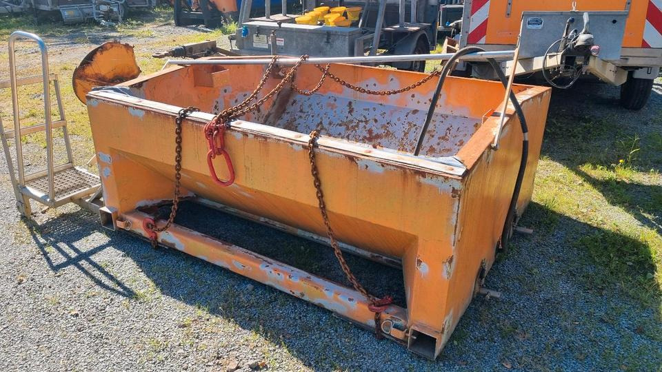 Gmeiner Salzstreuer Salzsilo für Unimog Mercedes-Benz Winterdienst - Liiva-/ Soolajaotur: pilt 2 Gmeiner Salzstreuer Salzsilo für Unimog Mercedes-Benz Winterdienst - Liiva-/ Soolajaotur: pilt 2