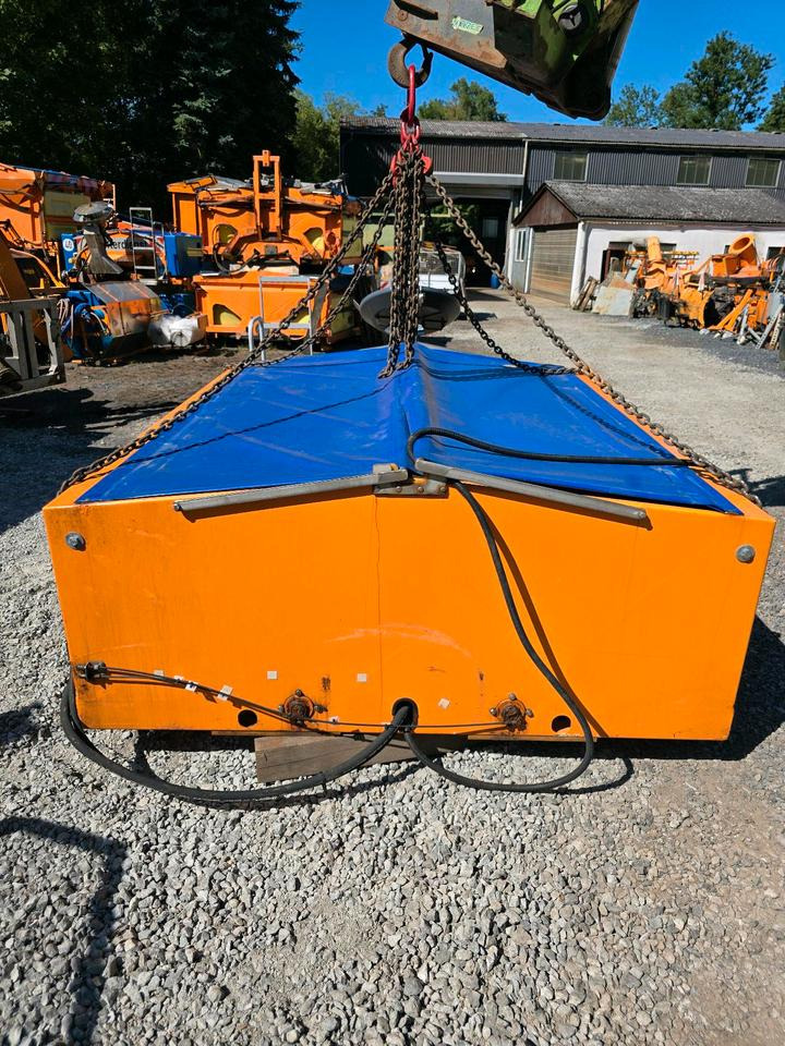Gmeiner Yeti 1800w Salzstreuer Streuautomat Salzsilo Aufbau für Unimog UGE UGN 405/10 405/12 U318 U 318 423 323 327 427 429 Schmidt Winterdienst - Liiva-/ Soolajaotur: pilt 3 Gmeiner Yeti 1800w Salzstreuer Streuautomat Salzsilo Aufbau für Unimog UGE UGN 405/10 405/12 U318 U 318 423 323 327 427 429 Schmidt Winterdienst - Liiva-/ Soolajaotur: pilt 3