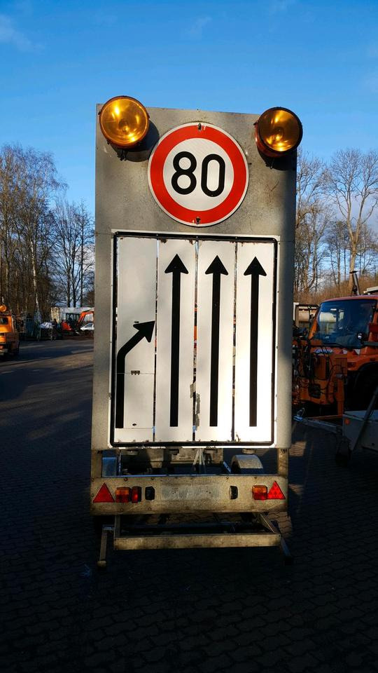 Nissen Vorwarntafel VLT Warntafel Verkehrsleittafel Verkehrsleitanhänger Verkehrssicherungsanhänger Absperrtafel Sperrwand Horizont VWT E Trebbiner - Haagis: pilt 3 Nissen Vorwarntafel VLT Warntafel Verkehrsleittafel Verkehrsleitanhänger Verkehrssicherungsanhänger Absperrtafel Sperrwand Horizont VWT E Trebbiner - Haagis: pilt 3