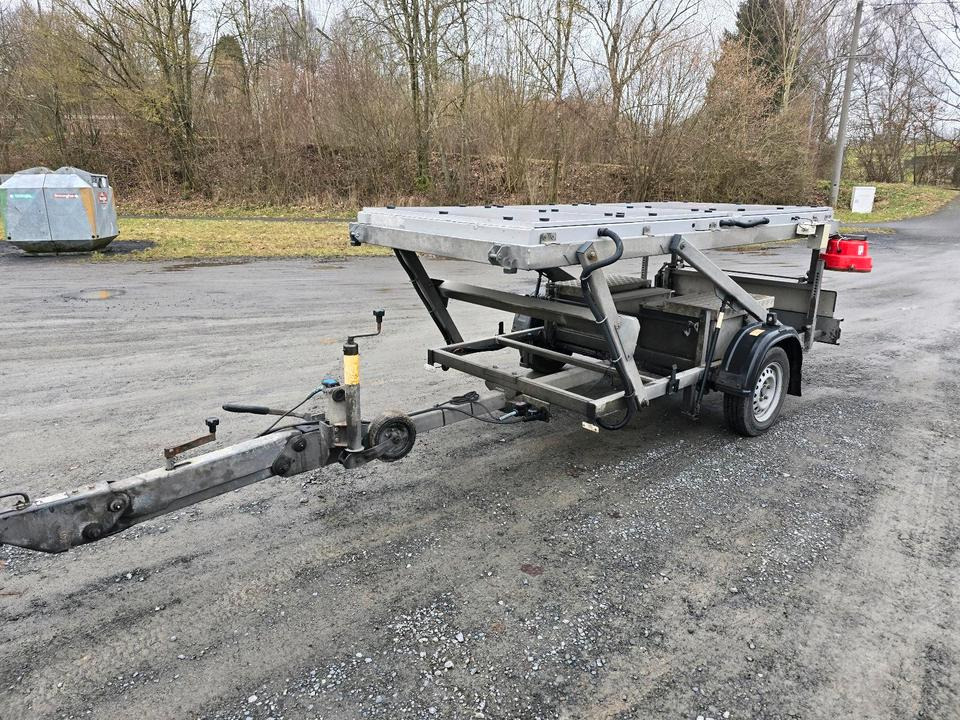Trebbiner 5-farbig Horizont VWT Verkehrsleittafel Verkehrswarnanhänger Verkehrsleitanhänger Verkehrssicherungsanhänger Nissen Absperrtafel - Haagis: pilt 4 Trebbiner 5-farbig Horizont VWT Verkehrsleittafel Verkehrswarnanhänger Verkehrsleitanhänger Verkehrssicherungsanhänger Nissen Absperrtafel - Haagis: pilt 4