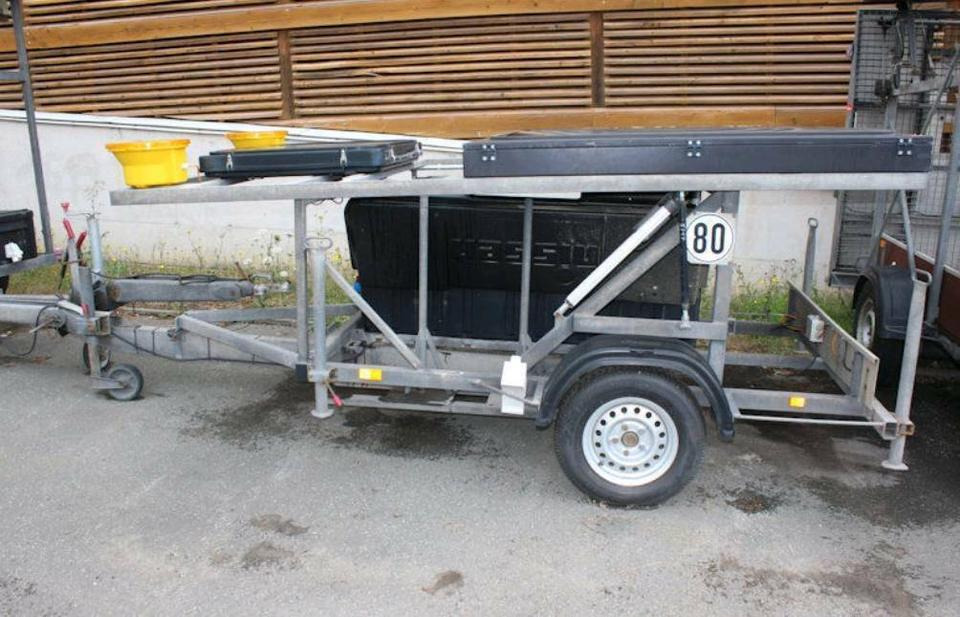 Verkehrsleitanhänger Mersch Nissen Trebbiner Horizont - Haagis: pilt 5 Verkehrsleitanhänger Mersch Nissen Trebbiner Horizont - Haagis: pilt 5