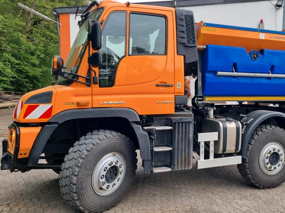 Unimog 423 Mercedes Benz U423 427 429 430 530 527 Schmidt Stratos Salzstreuer - Kommunaal-/ Erisõiduk: pilt 3 Unimog 423 Mercedes Benz U423 427 429 430 530 527 Schmidt Stratos Salzstreuer - Kommunaal-/ Erisõiduk: pilt 3