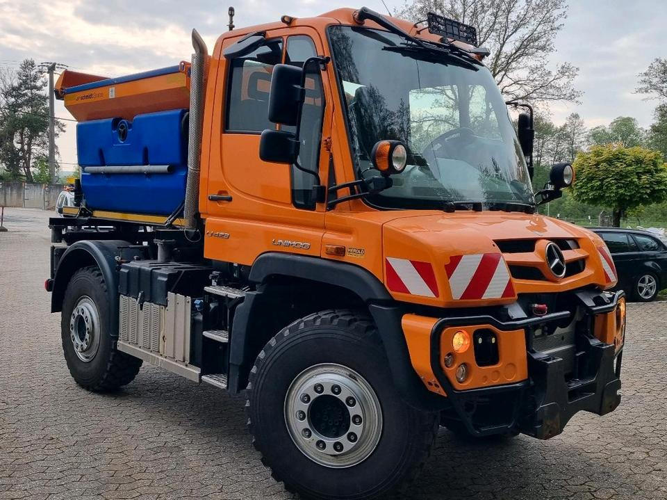 Unimog 423 Mercedes Benz U423 427 429 430 530 527 Schmidt Stratos Salzstreuer - Kommunaal-/ Erisõiduk: pilt 2 Unimog 423 Mercedes Benz U423 427 429 430 530 527 Schmidt Stratos Salzstreuer - Kommunaal-/ Erisõiduk: pilt 2