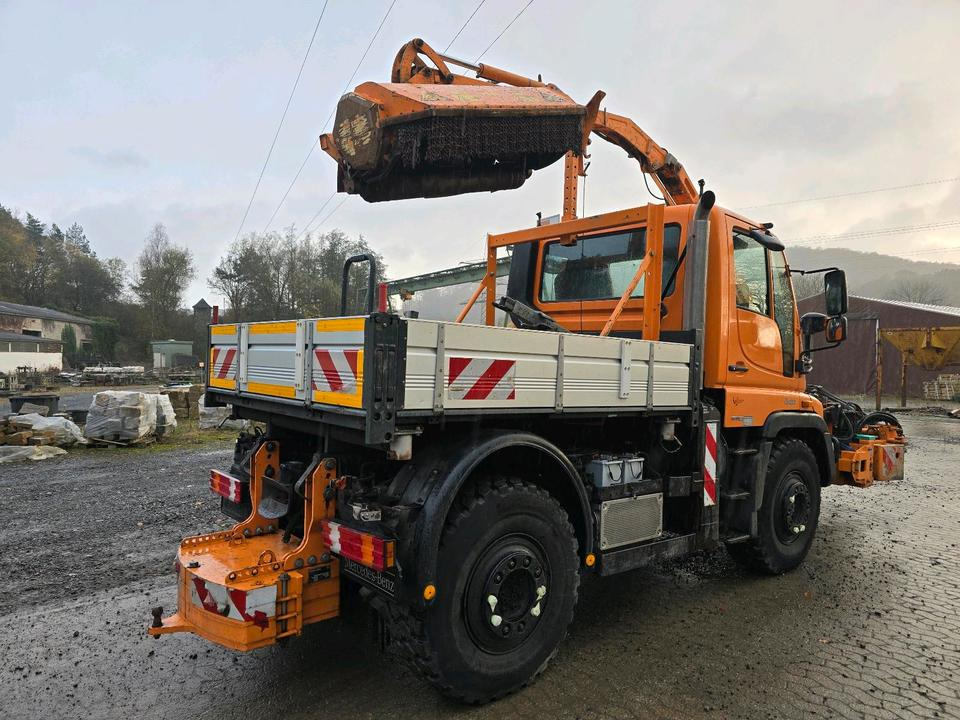 Unimog U400 2011 Bluetec 5 Mercedes-Benz 405 423 427 300 U 500 Mulag MKM Mähausleger Böschungsmäher Böschungsmulcher FME Dücker - Kommunaal-/ Erisõiduk: pilt 3 Unimog U400 2011 Bluetec 5 Mercedes-Benz 405 423 427 300 U 500 Mulag MKM Mähausleger Böschungsmäher Böschungsmulcher FME Dücker - Kommunaal-/ Erisõiduk: pilt 3