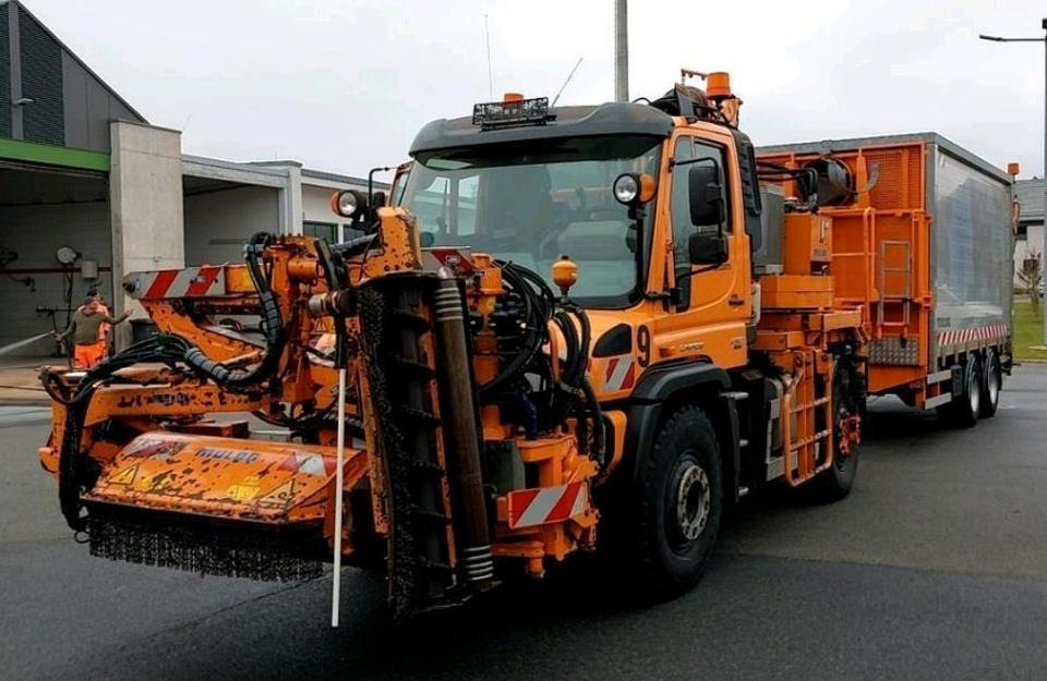 Unimog U527 mit Mulag Saugmähkombination SB 600 MFK 600 Abschiebewagen Mercedes-Benz Böschungsmäher Böschungsmulcher Hangmäher 530 U 527 535 430 405 427 Abschieber Mähanhänger Dücker - Kommunaal-/ Erisõiduk: pilt 2 Unimog U527 mit Mulag Saugmähkombination SB 600 MFK 600 Abschiebewagen Mercedes-Benz Böschungsmäher Böschungsmulcher Hangmäher 530 U 527 535 430 405 427 Abschieber Mähanhänger Dücker - Kommunaal-/ Erisõiduk: pilt 2