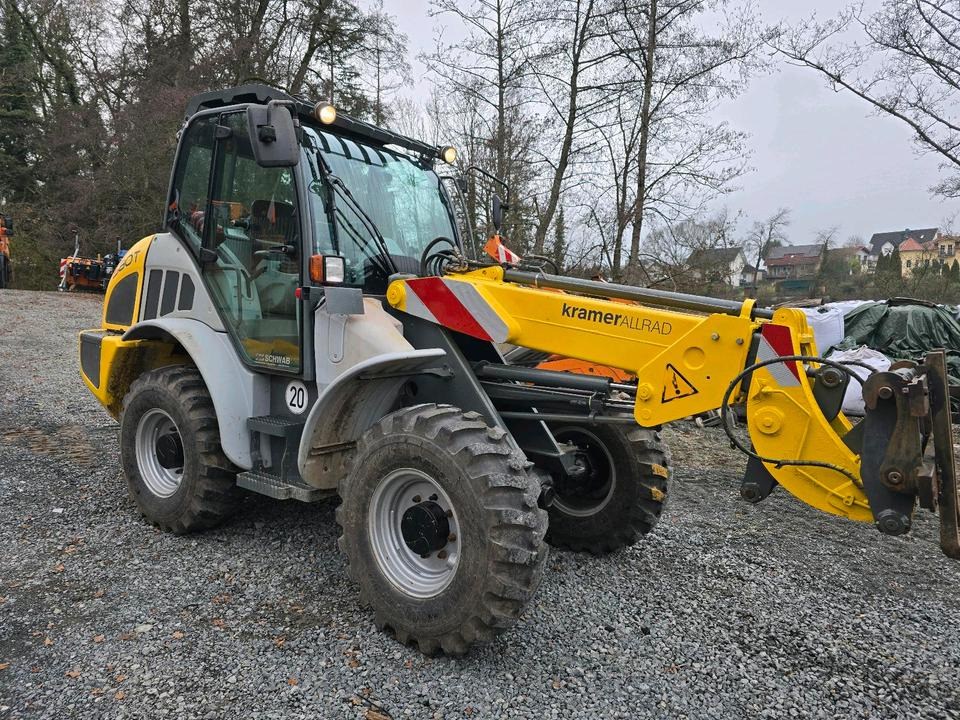 Kramer 680T Radlader 1360 Stunden Teleskoplader Radteleskoplader Teleskopradlader 580T 480T 680 580 480 - Teleskooprataslaadur: pilt 1 Kramer 680T Radlader 1360 Stunden Teleskoplader Radteleskoplader Teleskopradlader 580T 480T 680 580 480 - Teleskooprataslaadur: pilt 1