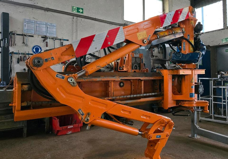 Mulag MFK 500 Mähausleger Böschungsmäher Böschungsmulcher Seitenmulcher 600 für Unimog 405 400 500 430 530 - Poomniiduk: pilt 2 Mulag MFK 500 Mähausleger Böschungsmäher Böschungsmulcher Seitenmulcher 600 für Unimog 405 400 500 430 530 - Poomniiduk: pilt 2