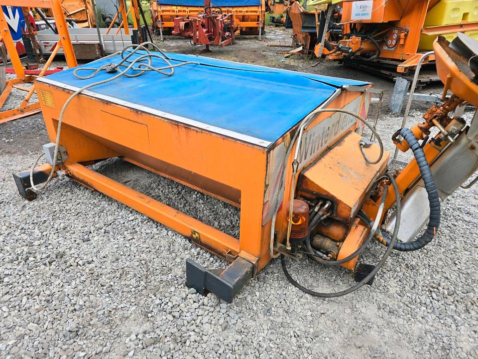 Salzstreuer Gmeiner STA 2000 C für Unimog UGN UGE 424 427 405 U300 U 300 400 500 MERCEDES-BENZ 218 219 318 323 423 427 327 430 429 430 435 Salzsilo Streuautomat Winterdienst - Liiva-/ Soolajaotur: pilt 3 Salzstreuer Gmeiner STA 2000 C für Unimog UGN UGE 424 427 405 U300 U 300 400 500 MERCEDES-BENZ 218 219 318 323 423 427 327 430 429 430 435 Salzsilo Streuautomat Winterdienst - Liiva-/ Soolajaotur: pilt 3