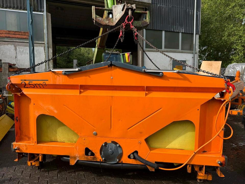 Salzstreuer Küpper-Weisser 2,7m3 IMS IMSSL F25027 HFS für Unimog UGN UGE 424 427 405 U300 U 300 400 500 MERCEDES-BENZ 218 219 318 323 423 427 327 430 429 430 435 Salzsilo Streuautomat Winterdienst - Liiva-/ Soolajaotur: pilt 5 Salzstreuer Küpper-Weisser 2,7m3 IMS IMSSL F25027 HFS für Unimog UGN UGE 424 427 405 U300 U 300 400 500 MERCEDES-BENZ 218 219 318 323 423 427 327 430 429 430 435 Salzsilo Streuautomat Winterdienst - Liiva-/ Soolajaotur: pilt 5