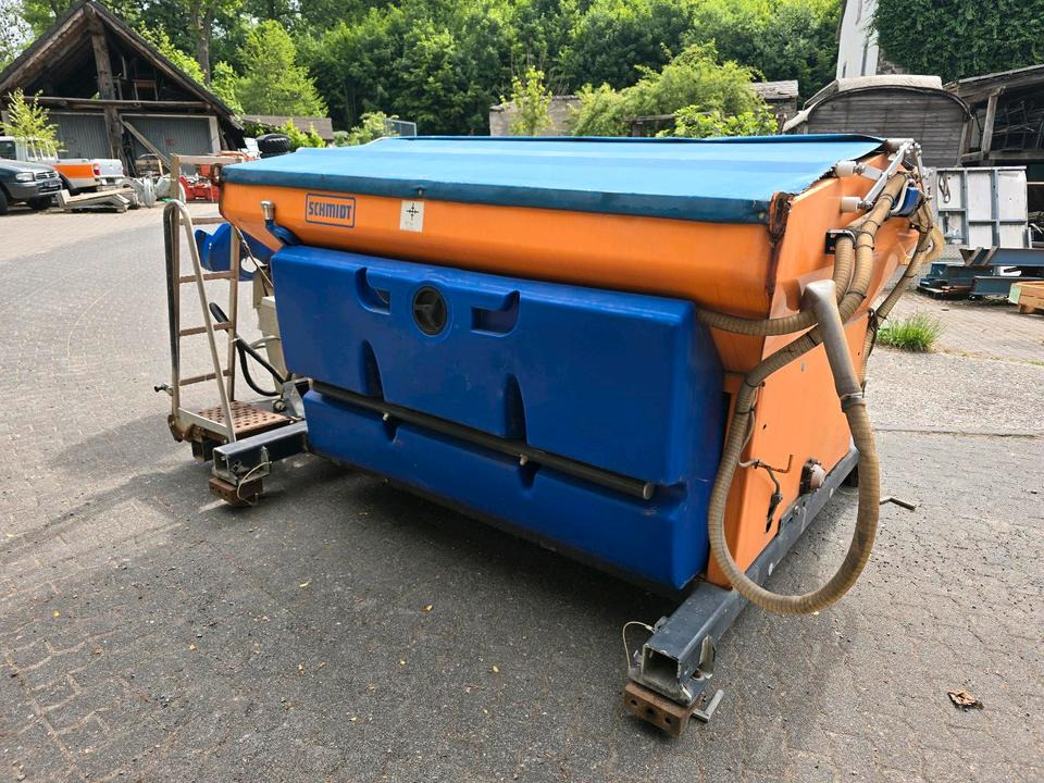 Salzstreuer Stratos S25-21 für Unimog UGN UGE 424 427 405 U300 U 300 400 500 MERCEDES-BENZ 218 219 318 323 423 427 327 430 429 430 435 Salzsilo Streuautomat Winterdienst - Liiva-/ Soolajaotur: pilt 3 Salzstreuer Stratos S25-21 für Unimog UGN UGE 424 427 405 U300 U 300 400 500 MERCEDES-BENZ 218 219 318 323 423 427 327 430 429 430 435 Salzsilo Streuautomat Winterdienst - Liiva-/ Soolajaotur: pilt 3