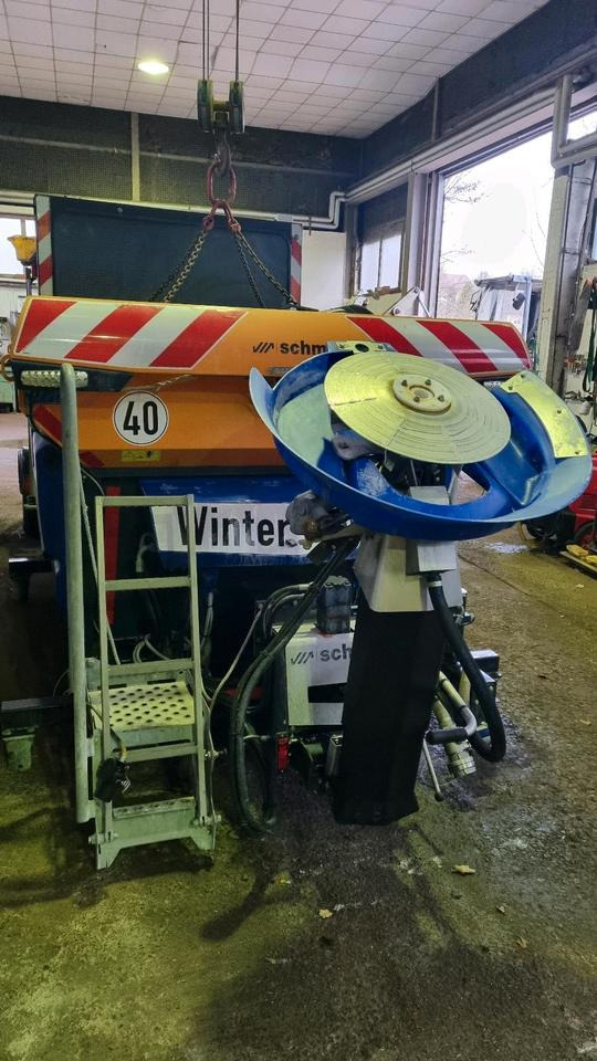 Schmidt Stratos S25K-21 Salzstreuer Salzsilo für Unimog Mercedes Benz 405 U427 430 423 530 527 318 Winterdienst Aebi Schneepflug - Liiva-/ Soolajaotur: pilt 4 Schmidt Stratos S25K-21 Salzstreuer Salzsilo für Unimog Mercedes Benz 405 U427 430 423 530 527 318 Winterdienst Aebi Schneepflug - Liiva-/ Soolajaotur: pilt 4