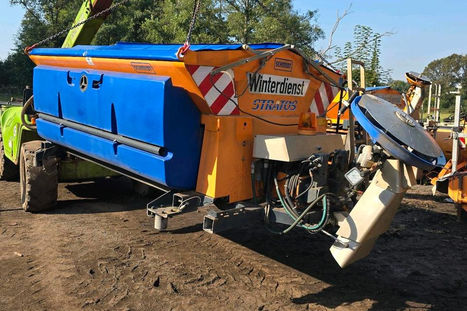 Schmidt Stratos Salzstreuer S44 4,4m3 für Unimog 405 U500 527 530 535 Aufbaustreuautomat Salzsilo Winterdienst Küpper-Weisser Epoke - Liiva-/ Soolajaotur: pilt 1 Schmidt Stratos Salzstreuer S44 4,4m3 für Unimog 405 U500 527 530 535 Aufbaustreuautomat Salzsilo Winterdienst Küpper-Weisser Epoke - Liiva-/ Soolajaotur: pilt 1