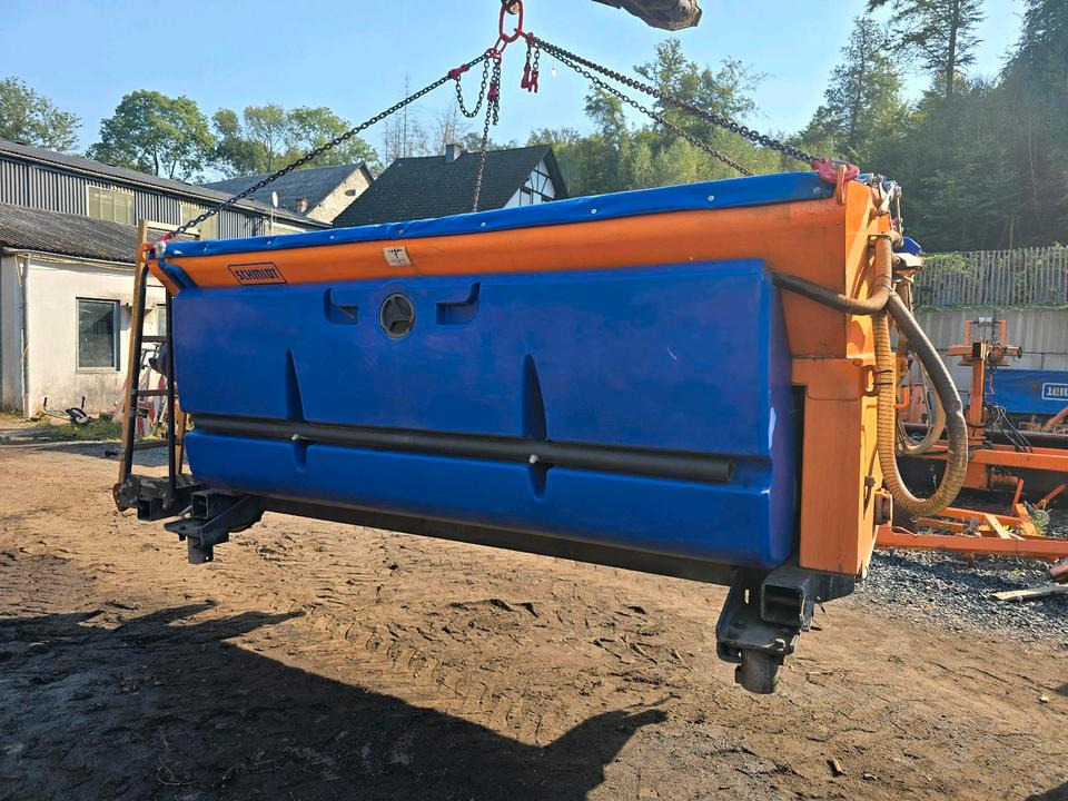 Schmidt Stratos Salzstreuer S44 4,4m3 für Unimog 405 U500 527 530 535 Aufbaustreuautomat Salzsilo Winterdienst Küpper-Weisser Epoke - Liiva-/ Soolajaotur: pilt 3 Schmidt Stratos Salzstreuer S44 4,4m3 für Unimog 405 U500 527 530 535 Aufbaustreuautomat Salzsilo Winterdienst Küpper-Weisser Epoke - Liiva-/ Soolajaotur: pilt 3
