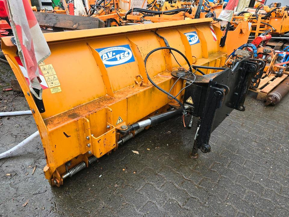 Schneepflug für Schaeff U. Yanmar Radlader Schneeschild Schneeschieber Schmidt Winterdienst - Lumesahk: pilt 1 Schneepflug für Schaeff U. Yanmar Radlader Schneeschild Schneeschieber Schmidt Winterdienst - Lumesahk: pilt 1