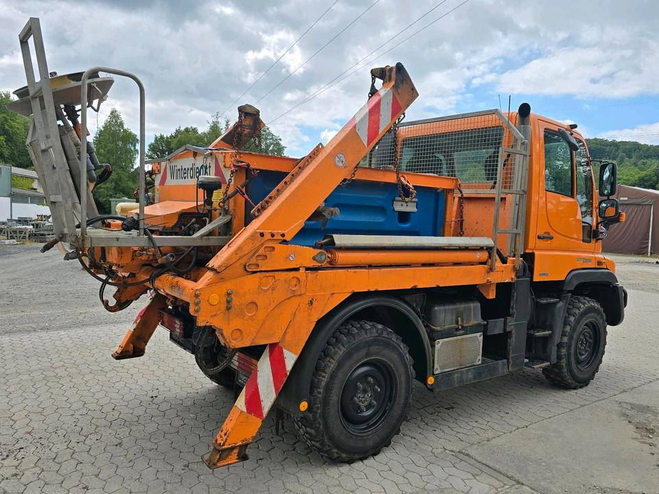 Unimog 405/10 U300 Bluetec 5 Mercedes-Benz U 300 UGE UGN mit Jotha Absetzkipper combi con 4518 Absetzer - Lumekoristusmasina: pilt 4 Unimog 405/10 U300 Bluetec 5 Mercedes-Benz U 300 UGE UGN mit Jotha Absetzkipper combi con 4518 Absetzer - Lumekoristusmasina: pilt 4