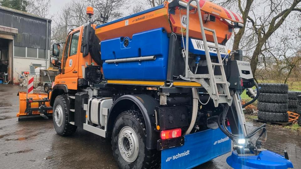 Zu vermieten Unimog 405 U427 Winterdienst Schmidt Salzstreuer 423 429 430 Mercedes Benz 318 527 Vermietung - Lumekoristusmasina: pilt 2 Zu vermieten Unimog 405 U427 Winterdienst Schmidt Salzstreuer 423 429 430 Mercedes Benz 318 527 Vermietung - Lumekoristusmasina: pilt 2