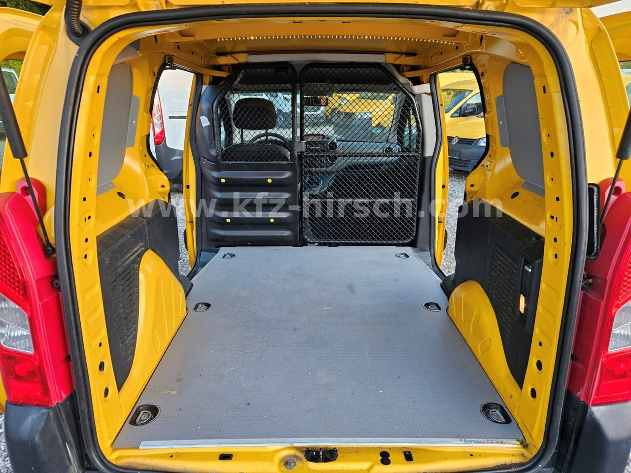 Citroën Berlingo 75 Hdi EURO5 , 2xSchiebetüre, 1.Hand, - Mikrobuss: pilt 5 Citroën Berlingo 75 Hdi EURO5 , 2xSchiebetüre, 1.Hand, - Mikrobuss: pilt 5