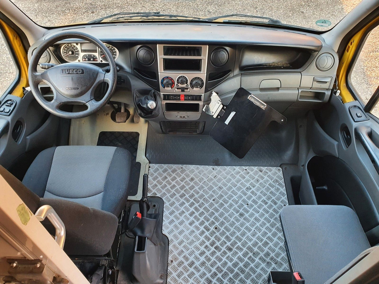 Iveco Daily Koffer Luftfeder Automatik 1.Hd. Integral - Auto: pilt 5 Iveco Daily Koffer Luftfeder Automatik 1.Hd. Integral - Auto: pilt 5