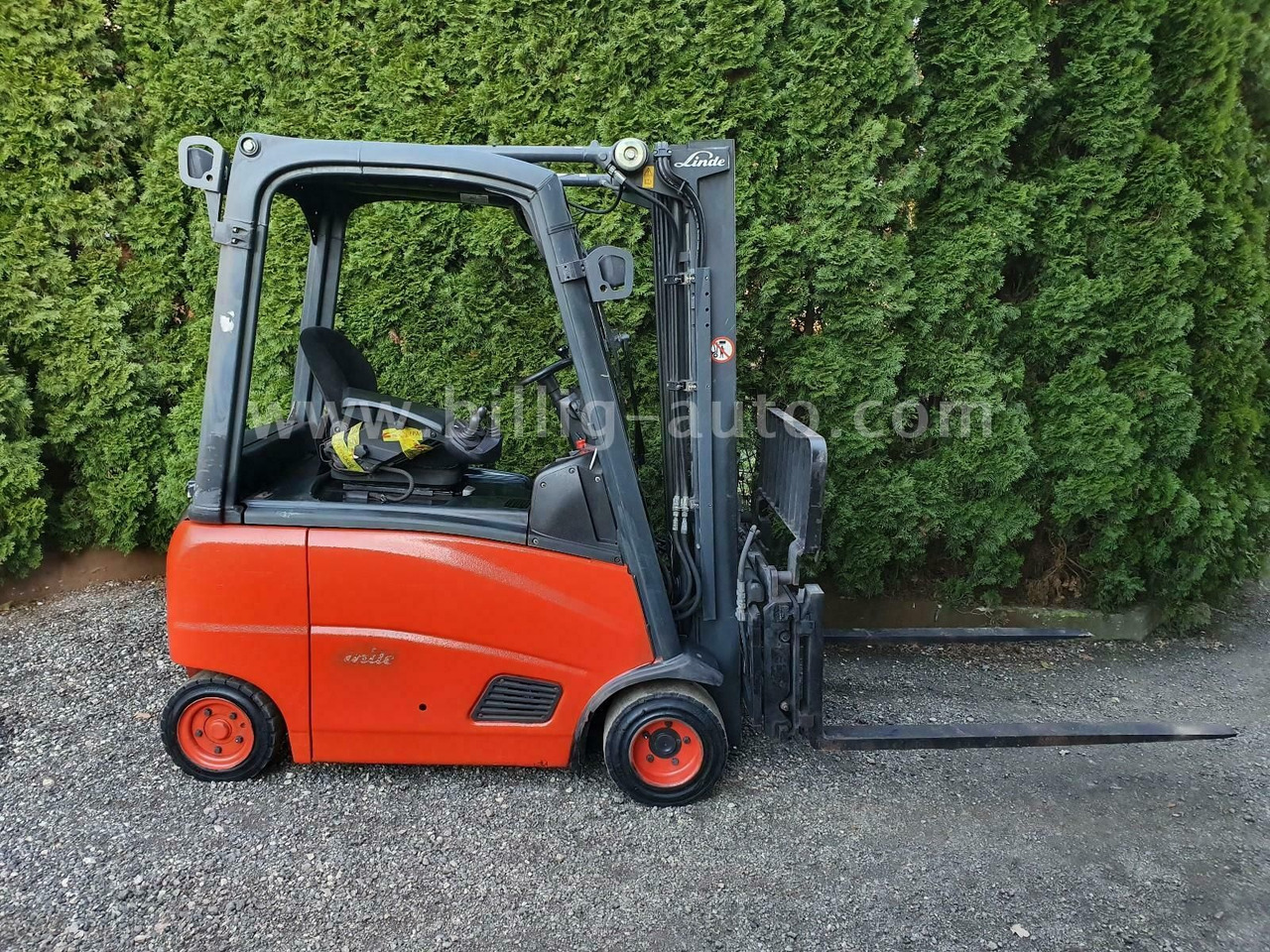 Linde E18 PH 4-Rad Seitenschieber*Zinkenverstellung* - Elektritõstuk: pilt 3 Linde E18 PH 4-Rad Seitenschieber*Zinkenverstellung* - Elektritõstuk: pilt 3