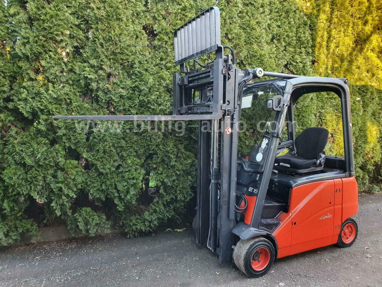Linde E18 PH 4-Rad Seitenschieber*Zinkenverstellung* - Elektritõstuk: pilt 1 Linde E18 PH 4-Rad Seitenschieber*Zinkenverstellung* - Elektritõstuk: pilt 1
