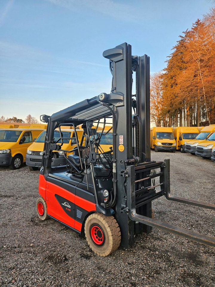 Linde E25 R Roadster , 6.880mm Hubhöhe, StVZO hydr. Zi - Elektritõstuk: pilt 2 Linde E25 R Roadster , 6.880mm Hubhöhe, StVZO hydr. Zi - Elektritõstuk: pilt 2
