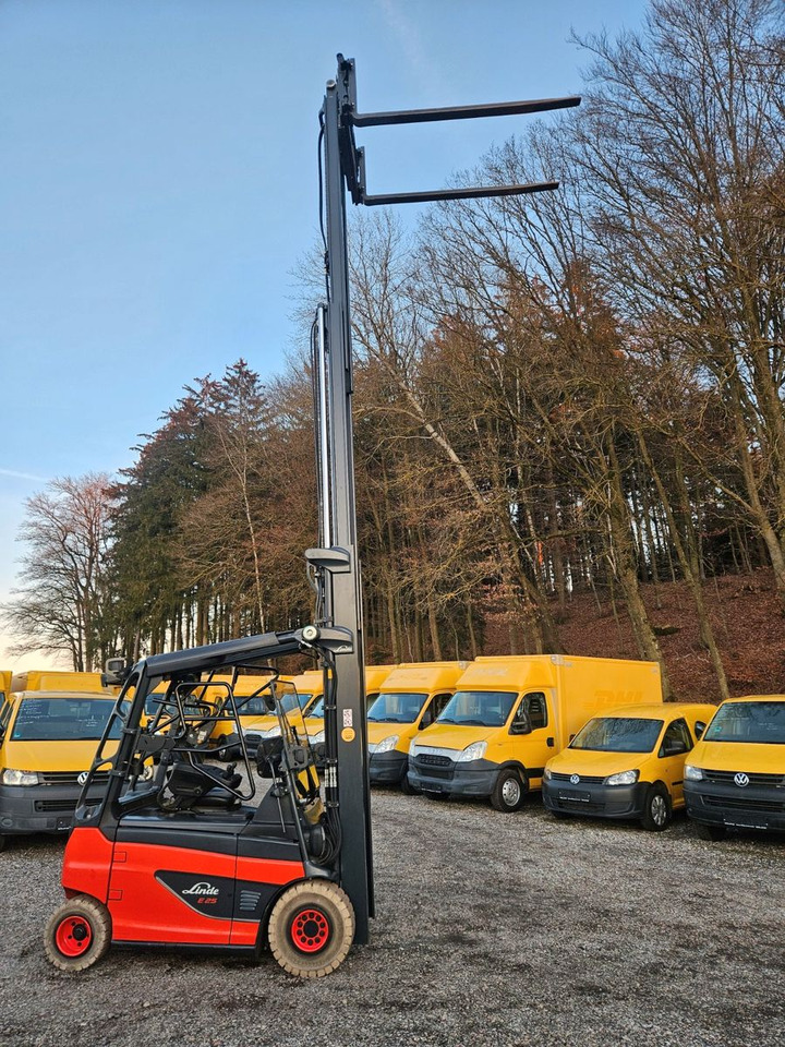 Linde E25 R Roadster , 6.880mm Hubhöhe, StVZO hydr. Zi - Elektritõstuk: pilt 3 Linde E25 R Roadster , 6.880mm Hubhöhe, StVZO hydr. Zi - Elektritõstuk: pilt 3