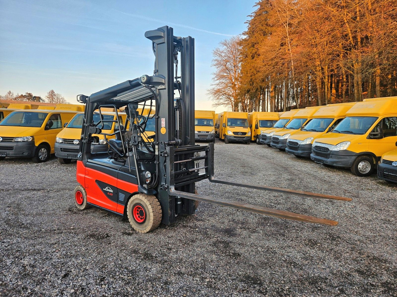 Linde E25 R Roadster , 6.880mm Hubhöhe, StVZO hydr. Zi - Elektritõstuk: pilt 1 Linde E25 R Roadster , 6.880mm Hubhöhe, StVZO hydr. Zi - Elektritõstuk: pilt 1