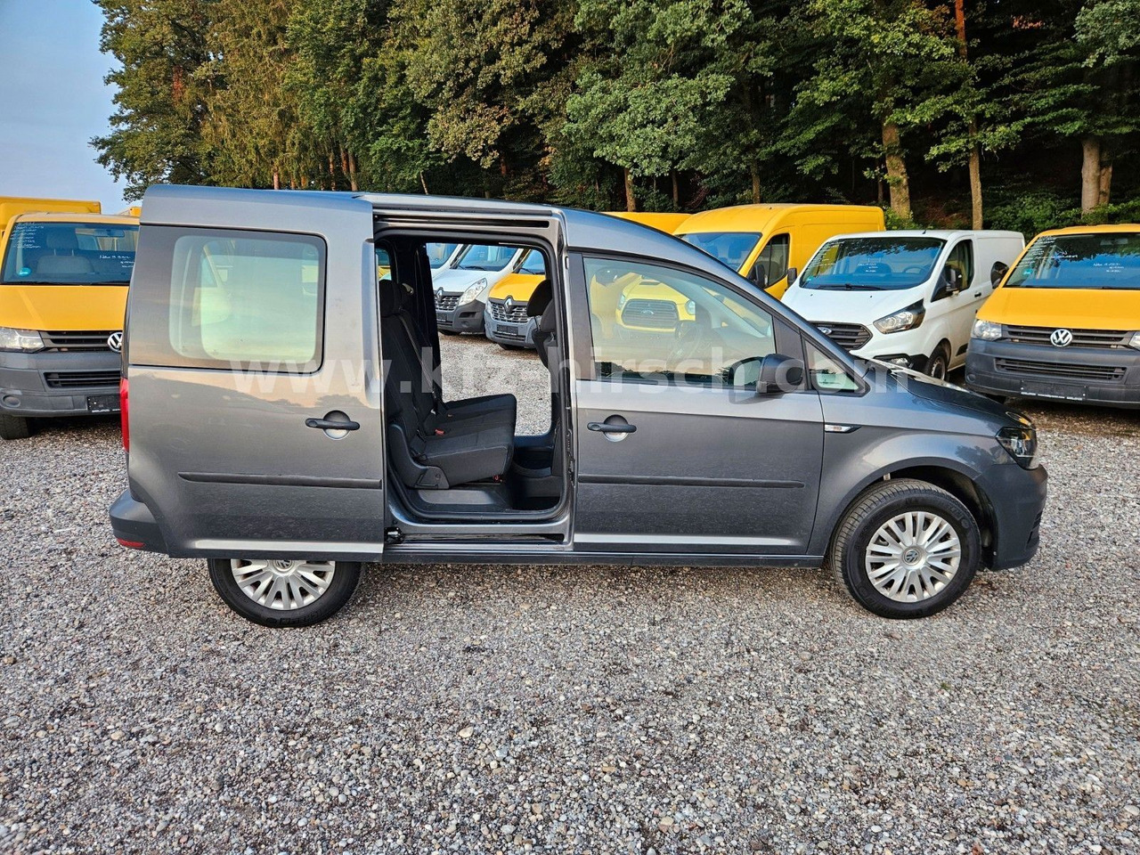 Volkswagen Caddy Temp*Sitzhzg*Navi*Blueth*2xSchiebetüre*1Hd - Mikrobuss: pilt 3 Volkswagen Caddy Temp*Sitzhzg*Navi*Blueth*2xSchiebetüre*1Hd - Mikrobuss: pilt 3