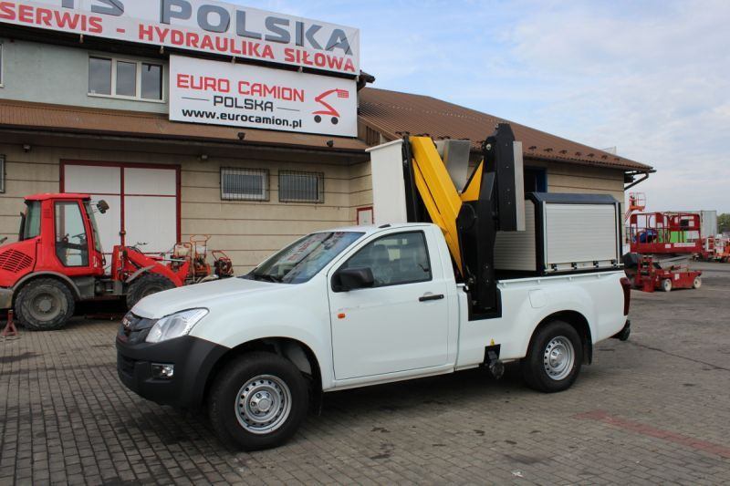 Comet X4-12 zamontowany na Isuzu D-Max 4x4 PICK-UP - Veoautolt tõusev platvorm: pilt 1 Comet X4-12 zamontowany na Isuzu D-Max 4x4 PICK-UP - Veoautolt tõusev platvorm: pilt 1