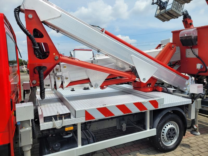 Iveco Daily 35S12 podnośnik koszowy 21 m Multitel MX210 - Veoautolt tõusev platvorm: pilt 3 Iveco Daily 35S12 podnośnik koszowy 21 m Multitel MX210 - Veoautolt tõusev platvorm: pilt 3