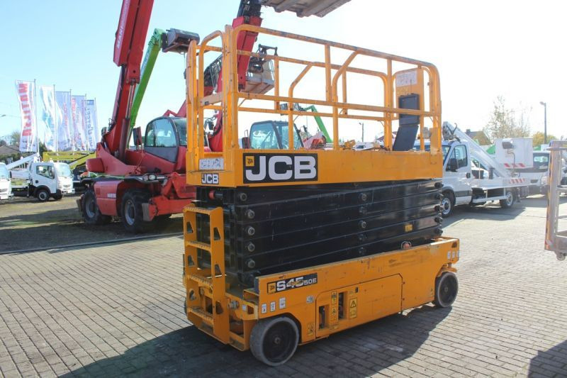 JCB podnośnik nożycowy elektryczny 16 m JCB S4550E - Käärlift: pilt 4 JCB podnośnik nożycowy elektryczny 16 m JCB S4550E - Käärlift: pilt 4