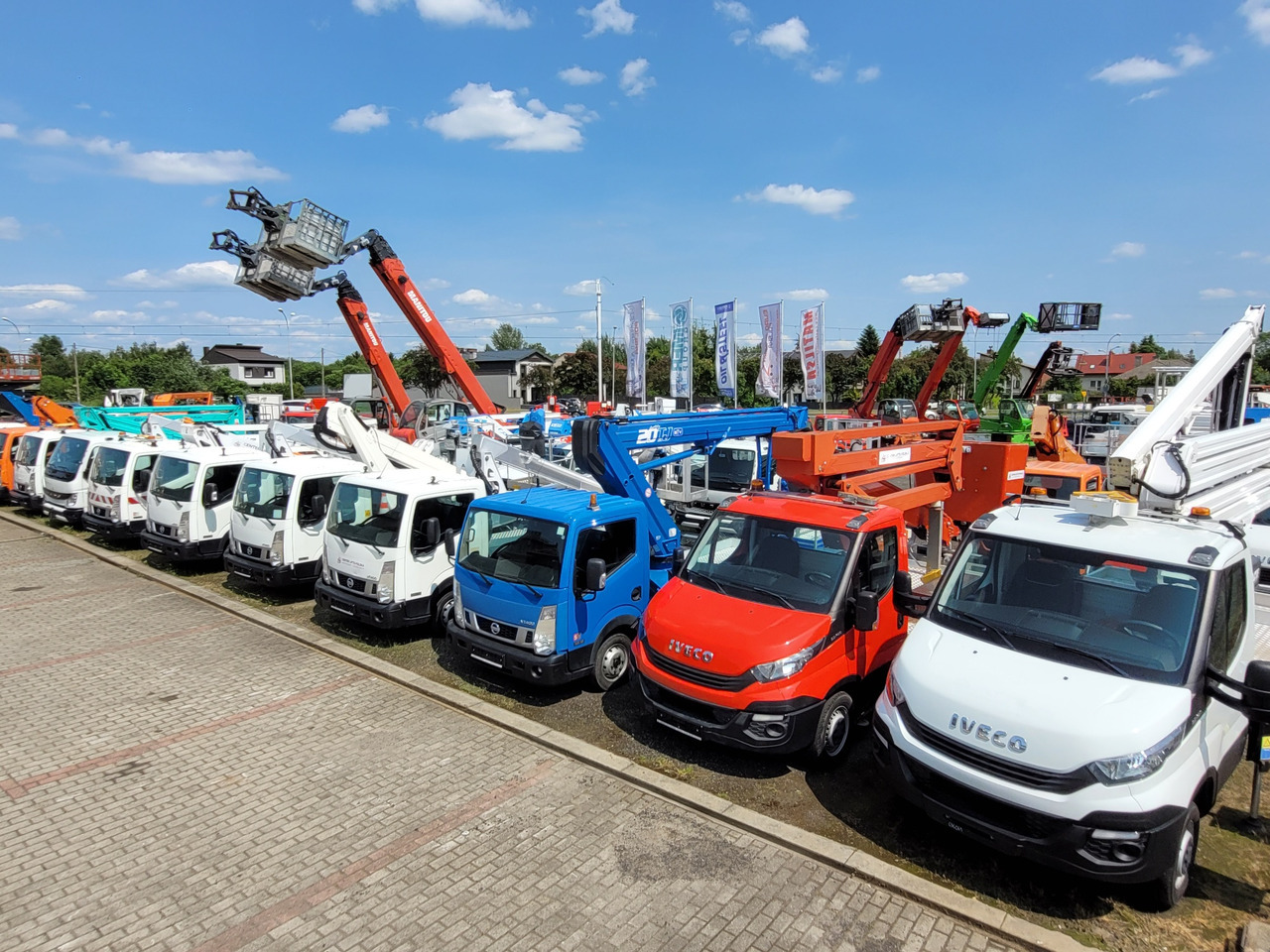 Nissan Cabstar NT400 podnośnik koszowy Palfinger P200 AXE boom lift bucket truck - Veoautolt tõusev platvorm: pilt 2 Nissan Cabstar NT400 podnośnik koszowy Palfinger P200 AXE boom lift bucket truck - Veoautolt tõusev platvorm: pilt 2