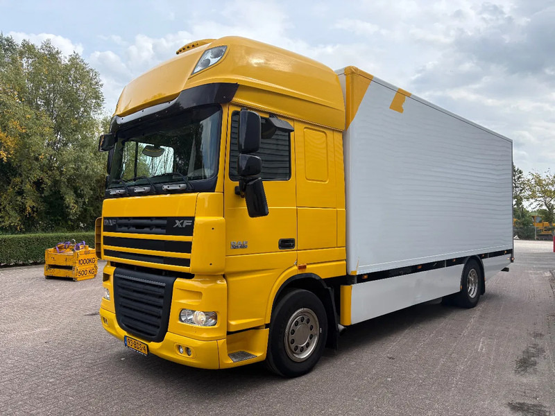 DAF XF 105.460 SUPER SPACE CAB / GEISOLEERDE OPBOUW / DHOLLANDIA 2500 kg / LOW KM - Kasti veoauto: pilt 2 DAF XF 105.460 SUPER SPACE CAB / GEISOLEERDE OPBOUW / DHOLLANDIA 2500 kg / LOW KM - Kasti veoauto: pilt 2