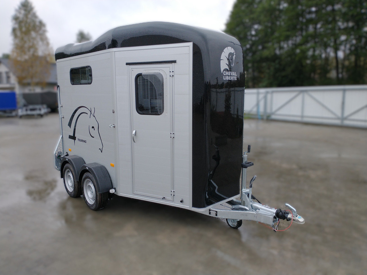 Cheval Liberté Touring Country + Siodlarnia, Debon - Hobutreiler: pilt 1 Cheval Liberté Touring Country + Siodlarnia, Debon - Hobutreiler: pilt 1