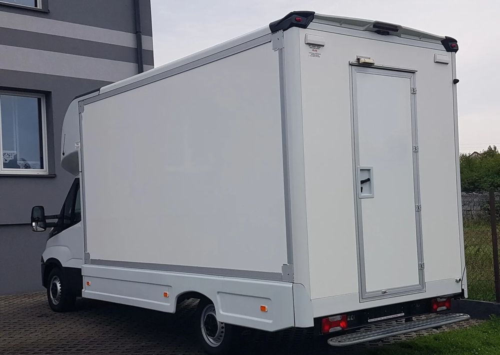 Iveco DAILY KONTENER NISKOPODŁOGOWY 4,31x2,24x2,43 FOODTRUCK SKLEP KAMPER KLIMA BAR KONIOWÓZ - Tarbesõiduk furgoon: pilt 3 Iveco DAILY KONTENER NISKOPODŁOGOWY 4,31x2,24x2,43 FOODTRUCK SKLEP KAMPER KLIMA BAR KONIOWÓZ - Tarbesõiduk furgoon: pilt 3