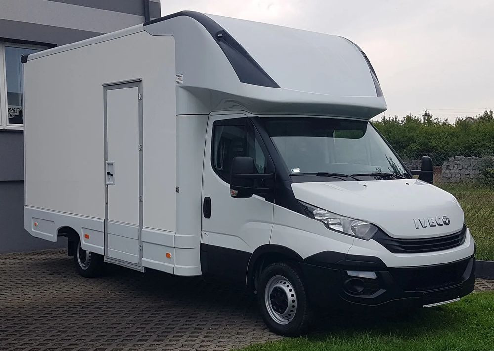 Iveco DAILY KONTENER NISKOPODŁOGOWY 4,31x2,24x2,43 FOODTRUCK SKLEP KAMPER KLIMA BAR KONIOWÓZ - Tarbesõiduk furgoon: pilt 1 Iveco DAILY KONTENER NISKOPODŁOGOWY 4,31x2,24x2,43 FOODTRUCK SKLEP KAMPER KLIMA BAR KONIOWÓZ - Tarbesõiduk furgoon: pilt 1