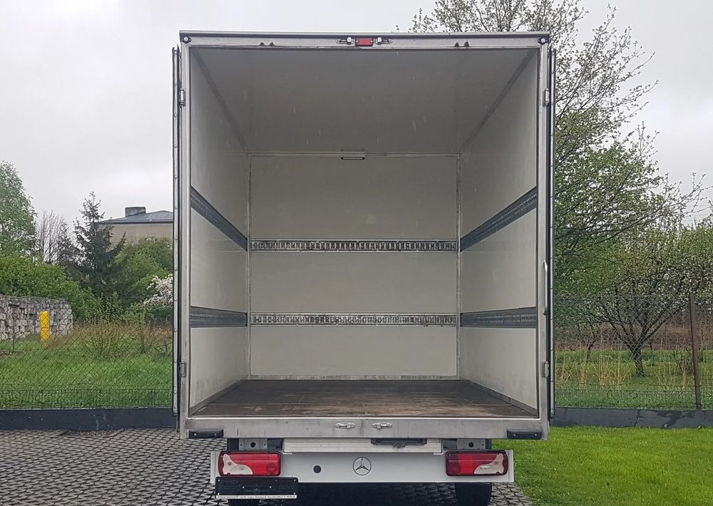 Mercedes-Benz Sprinter KONTENER 8EP 4,11x2,15x2,30 KLIMA 314 CDI MANUAL KRAJOWY AC - Tarbesõiduk furgoon: pilt 5 Mercedes-Benz Sprinter KONTENER 8EP 4,11x2,15x2,30 KLIMA 314 CDI MANUAL KRAJOWY AC - Tarbesõiduk furgoon: pilt 5