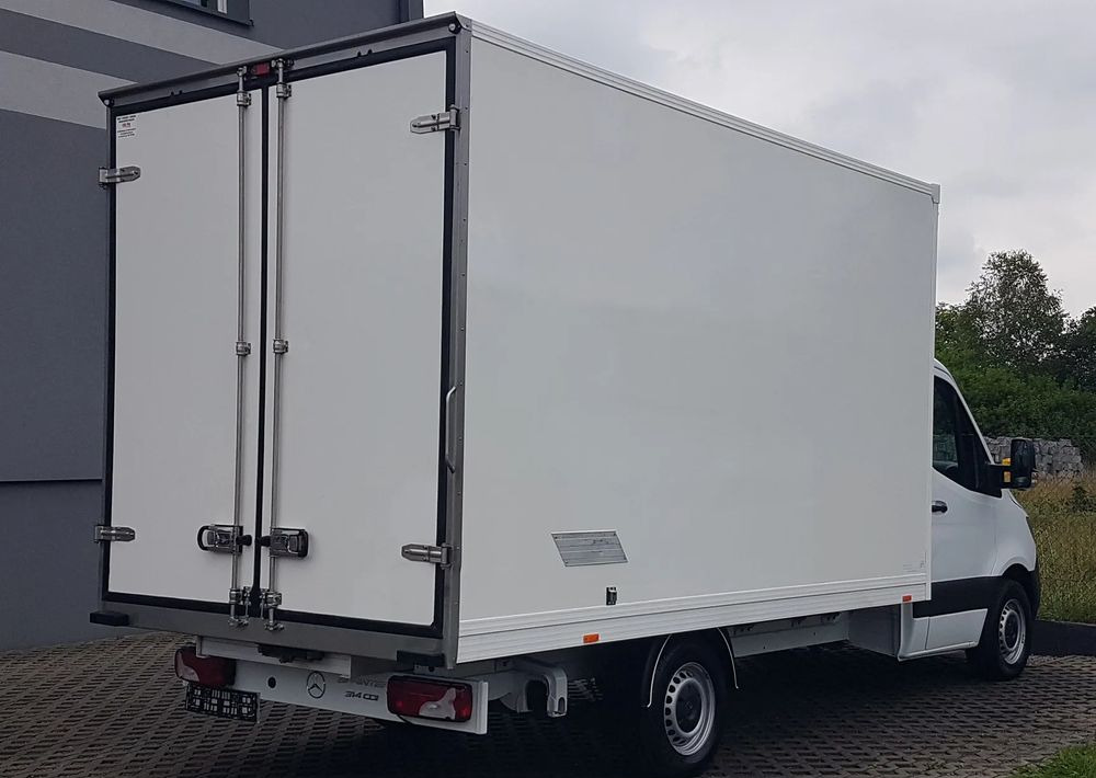 Mercedes-Benz Sprinter KONTENER 8EP 4,11x2,15x2,30 KLIMA 314 CDI MANUAL KRAJOWY - Tarbesõiduk furgoon: pilt 4 Mercedes-Benz Sprinter KONTENER 8EP 4,11x2,15x2,30 KLIMA 314 CDI MANUAL KRAJOWY - Tarbesõiduk furgoon: pilt 4