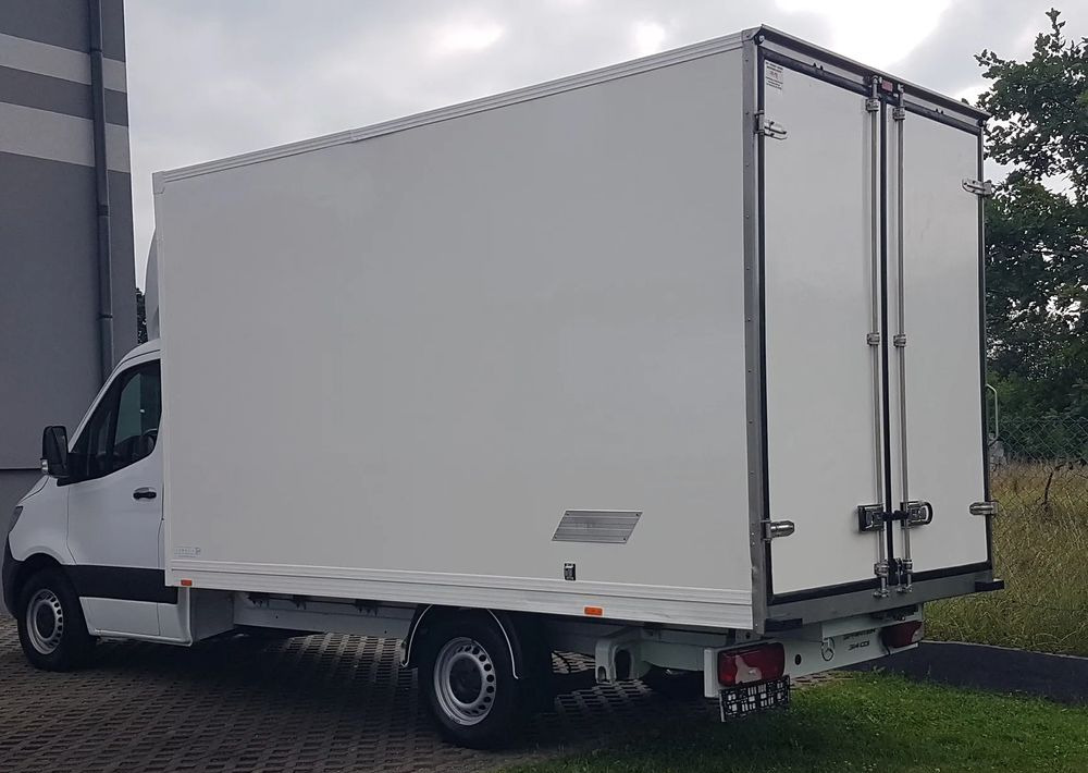 Mercedes-Benz Sprinter KONTENER 8EP 4,11x2,15x2,30 KLIMA 314 CDI MANUAL KRAJOWY - Tarbesõiduk furgoon: pilt 3 Mercedes-Benz Sprinter KONTENER 8EP 4,11x2,15x2,30 KLIMA 314 CDI MANUAL KRAJOWY - Tarbesõiduk furgoon: pilt 3