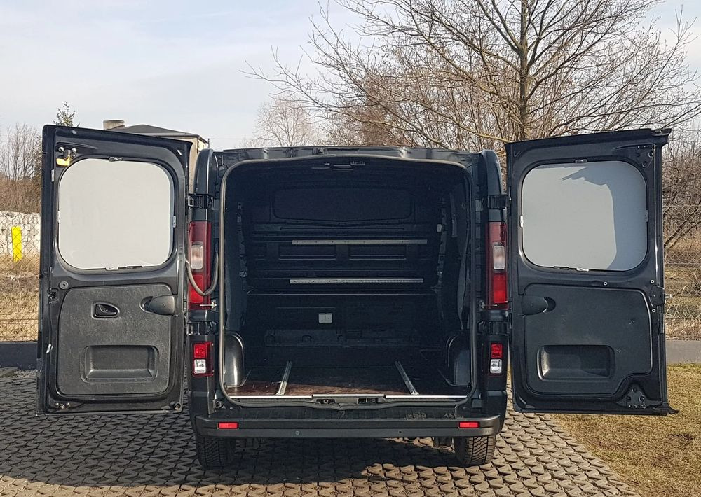 Renault TRAFIC KLIMA TEMPOMAT 1,6 DCI 145 BLASZAK VAN FURGON KRAJOWY L1H1 - Väike kaubik: pilt 5 Renault TRAFIC KLIMA TEMPOMAT 1,6 DCI 145 BLASZAK VAN FURGON KRAJOWY L1H1 - Väike kaubik: pilt 5