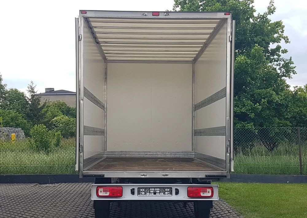 Volkswagen CRAFTER 8 EP KONTENER 4,09x2,15x2,32 KLIMA 2,0 TDI KRAJOWY - Tarbesõiduk furgoon: pilt 5 Volkswagen CRAFTER 8 EP KONTENER 4,09x2,15x2,32 KLIMA 2,0 TDI KRAJOWY - Tarbesõiduk furgoon: pilt 5