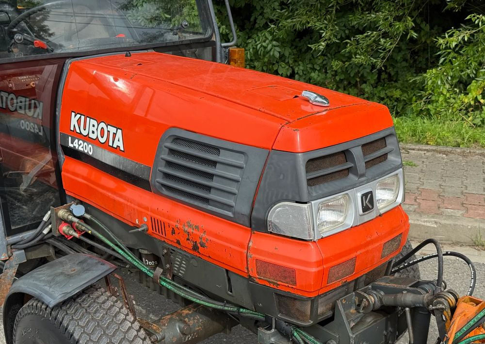 Kubota * Traktor KUBOTA L4200 * 4x4 * Pług Piaskarka * Wałek Przód Tył * Sprowadzony* Zimowe Utrzymanie - Traktor: pilt 5 Kubota * Traktor KUBOTA L4200 * 4x4 * Pług Piaskarka * Wałek Przód Tył * Sprowadzony* Zimowe Utrzymanie - Traktor: pilt 5