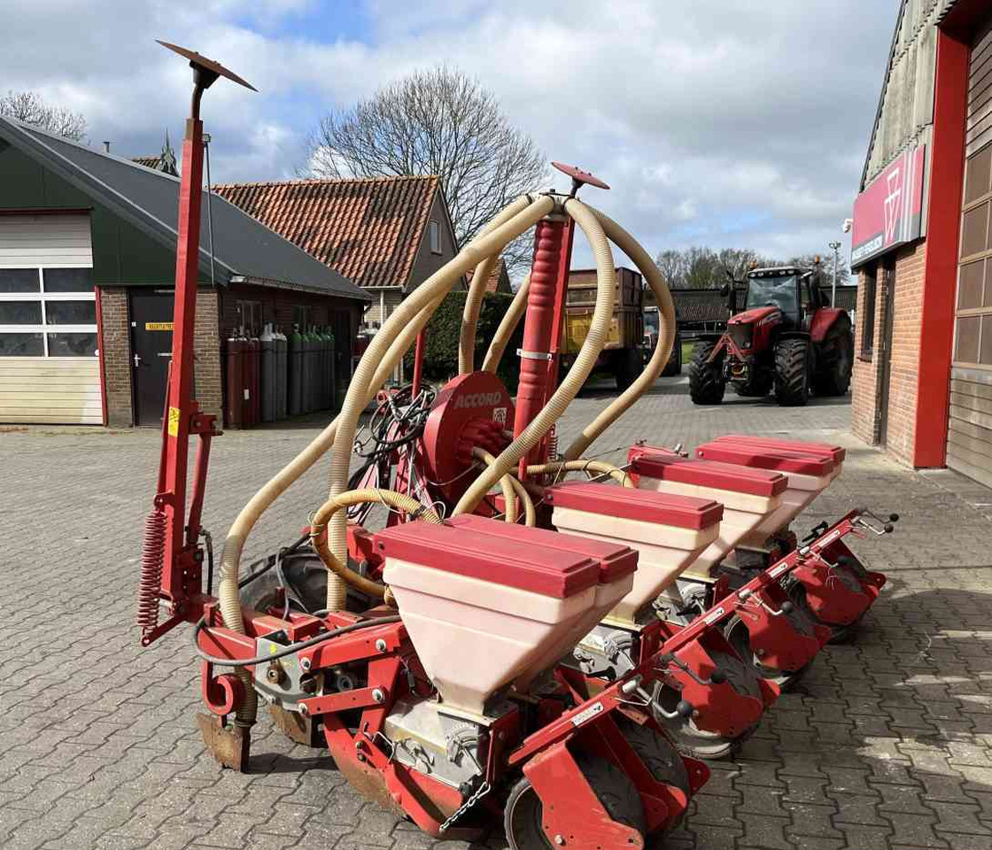 Accord Optima maiszaaimachine zaaimachines - Täppiskülvimasin: pilt 4 Accord Optima maiszaaimachine zaaimachines - Täppiskülvimasin: pilt 4