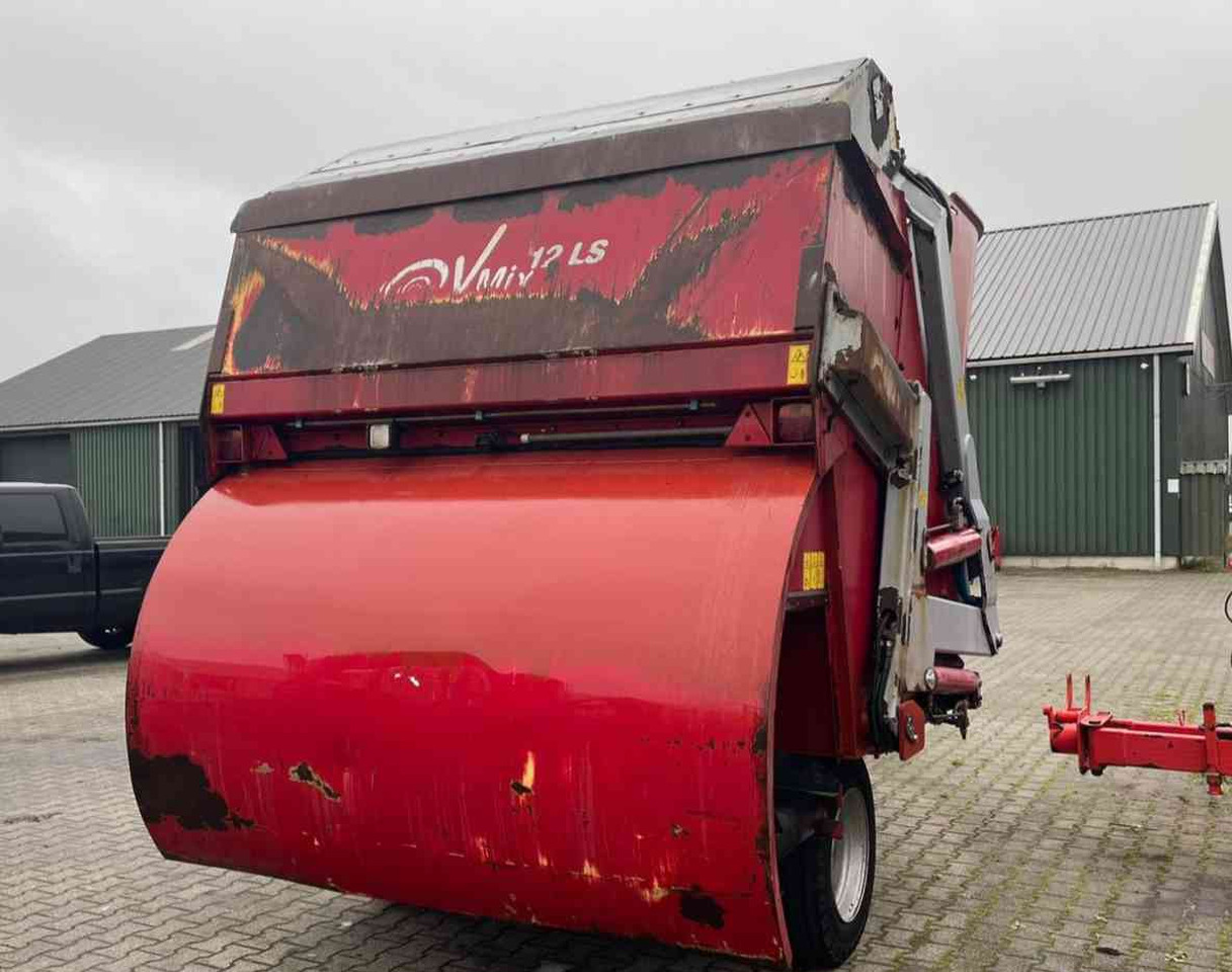 BVL V-Mix 12 LS Voermengwagen Voermachines - Söödasegamisvanker: pilt 5 BVL V-Mix 12 LS Voermengwagen Voermachines - Söödasegamisvanker: pilt 5