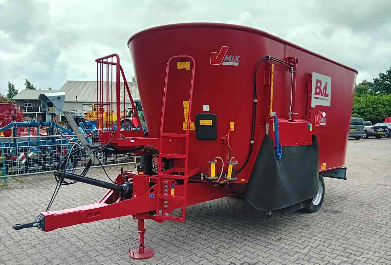 BVL V-Mix Plus 22-2S Voermengwagen Voermachines - Söödasegamisvanker: pilt 1 BVL V-Mix Plus 22-2S Voermengwagen Voermachines - Söödasegamisvanker: pilt 1