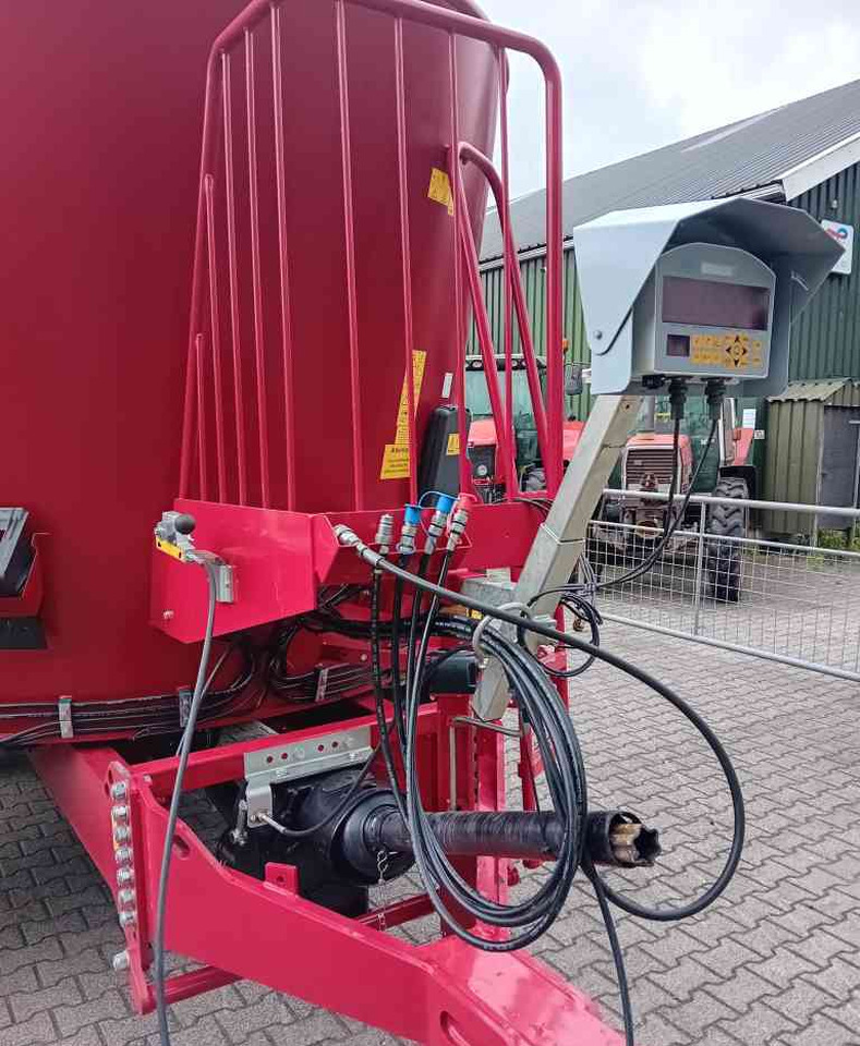 BVL V-Mix Plus 22-2S Voermengwagen Voermachines - Söödasegamisvanker: pilt 4 BVL V-Mix Plus 22-2S Voermengwagen Voermachines - Söödasegamisvanker: pilt 4