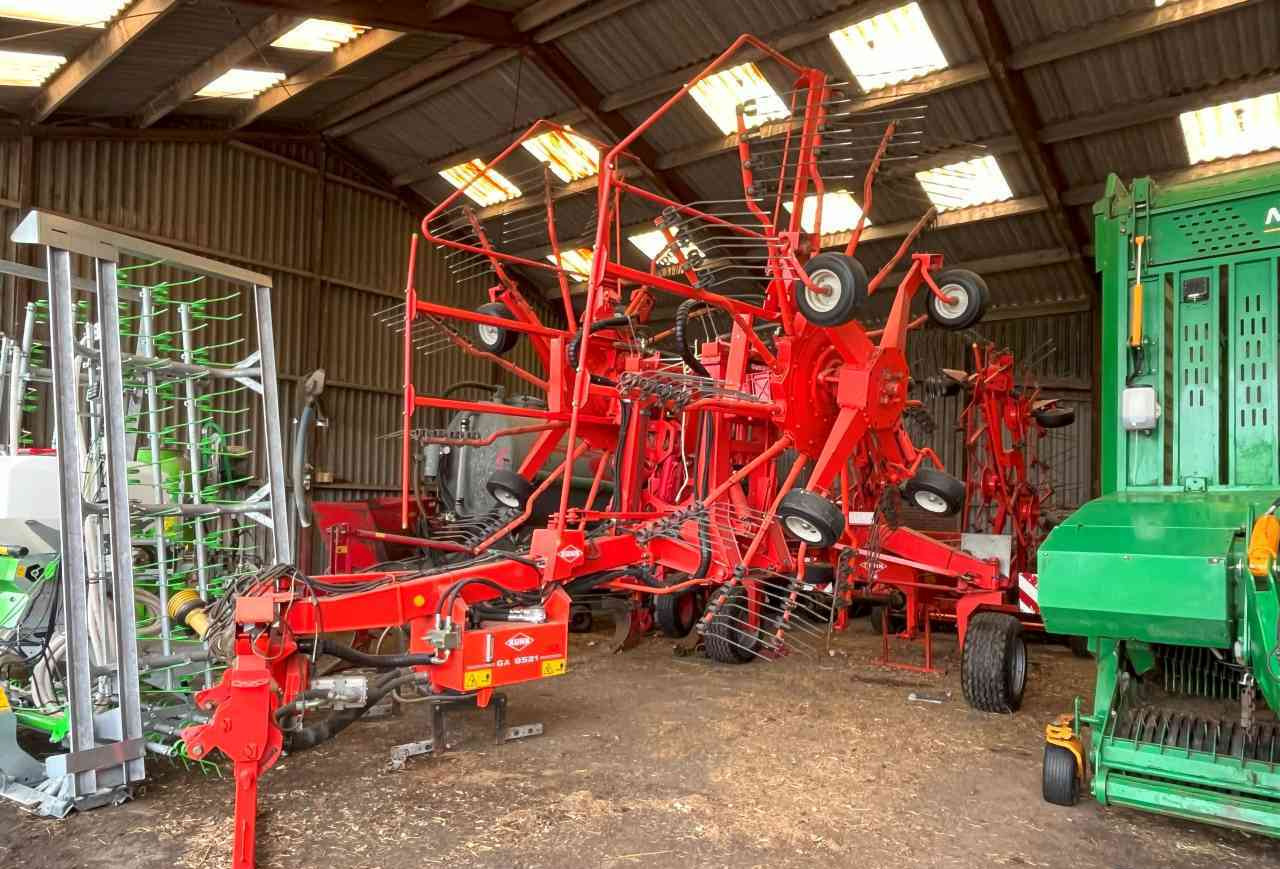 Kuhn GA 8521 zwadhark zwiller rugger rake weidebouwmachines - Kaarutaja/ Reha: pilt 1 Kuhn GA 8521 zwadhark zwiller rugger rake weidebouwmachines - Kaarutaja/ Reha: pilt 1